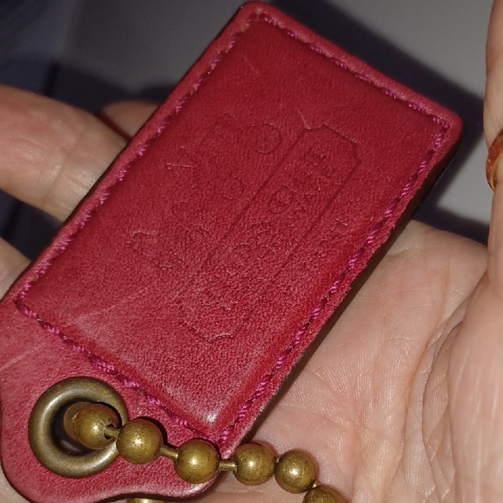 Coach Large Red Hangtag With Large Ball Chain - Picture 4 of 6